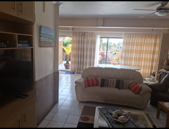 3 BEDROOM DUPLEX FOR SALE IN UVONGO BEACH